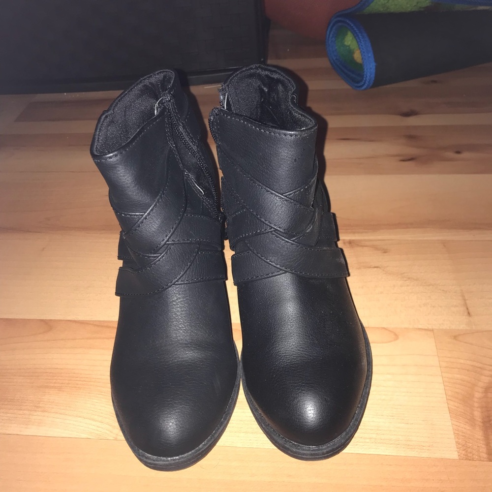 American Eagle small heels